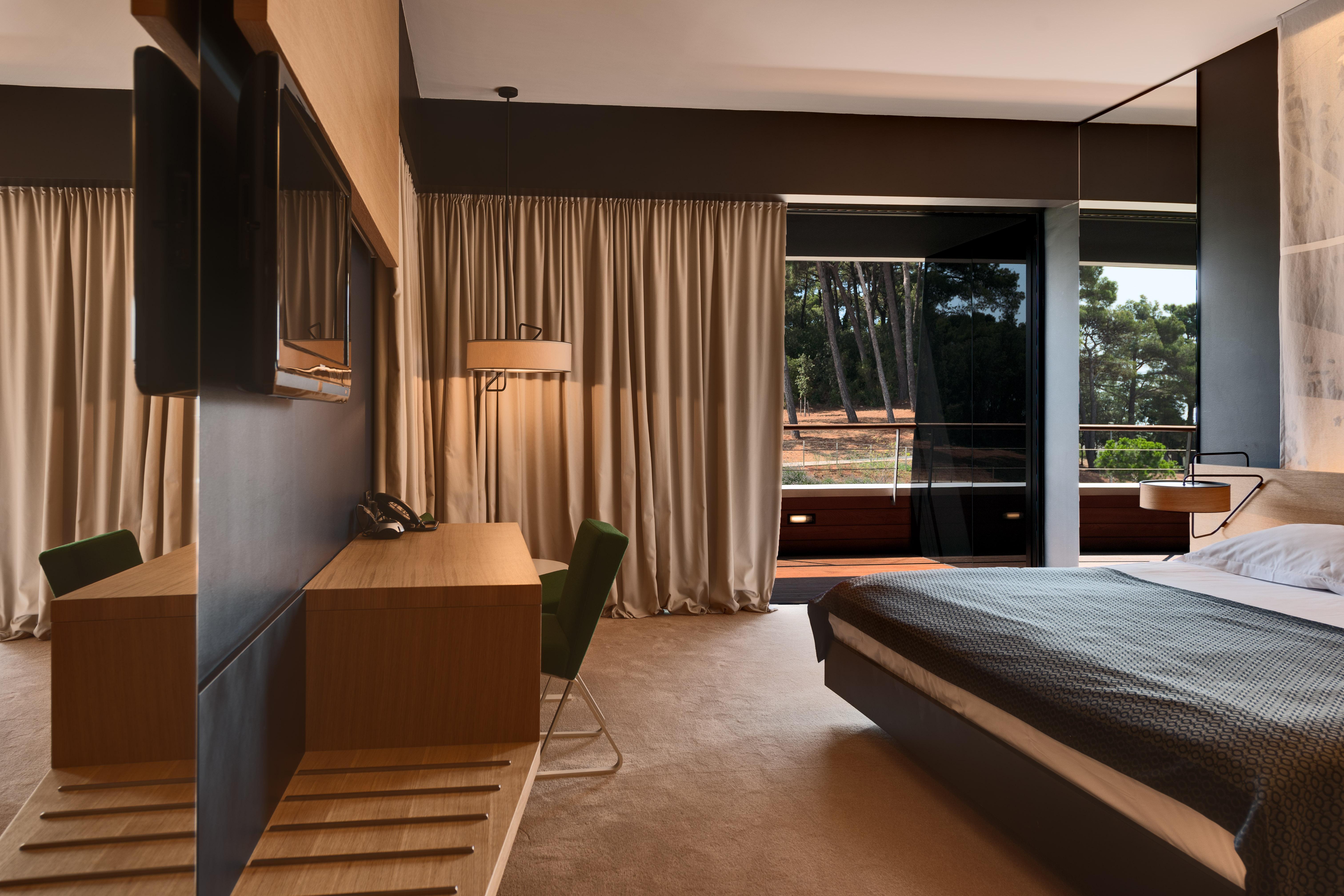 Lone Hotel By Maistra Collection Rovigno Esterno foto