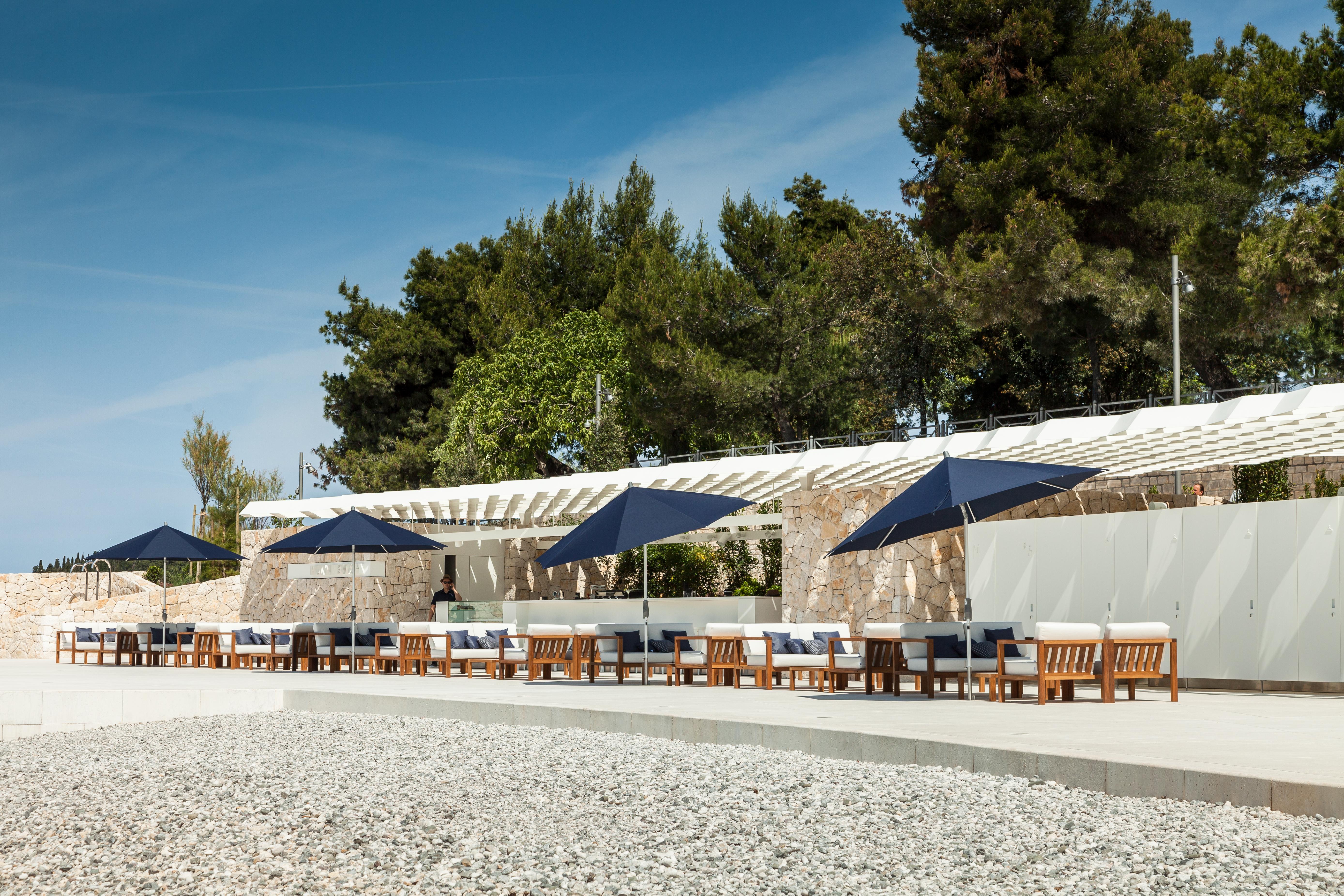 Lone Hotel By Maistra Collection Rovigno Esterno foto The beach at the hotel