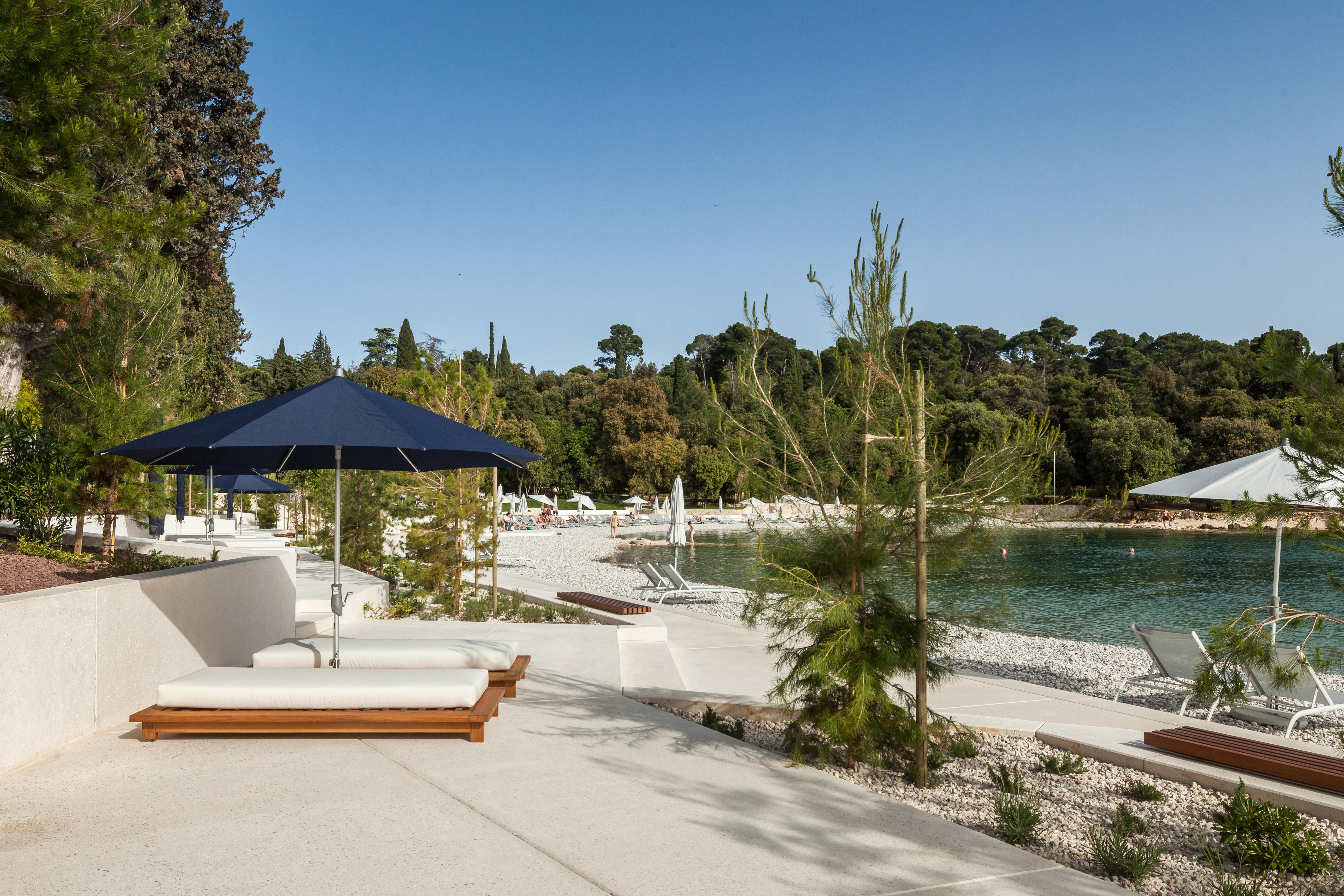 Lone Hotel By Maistra Collection Rovigno Esterno foto Beach at the hotel