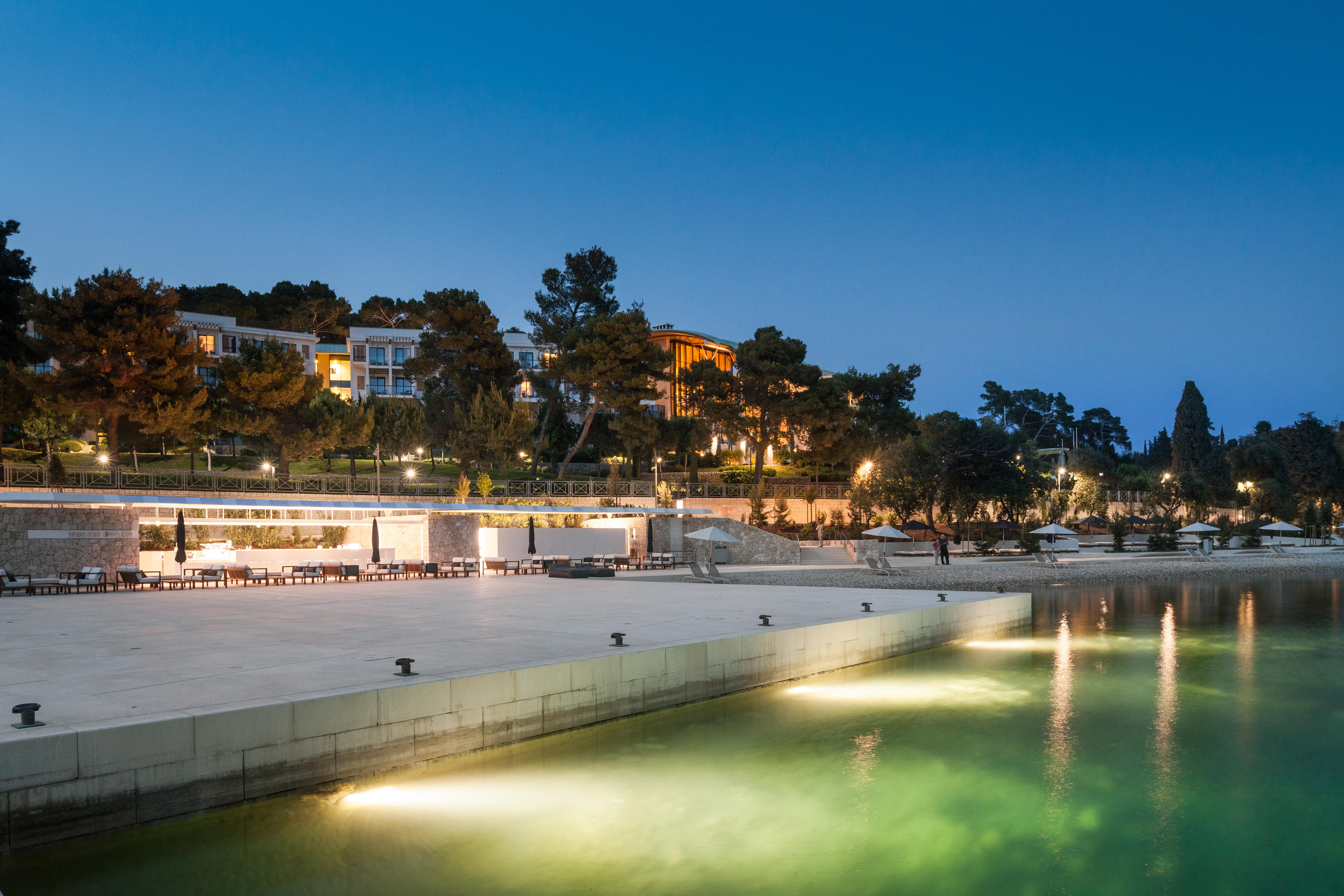 Lone Hotel By Maistra Collection Rovigno Esterno foto Nikis Avenue