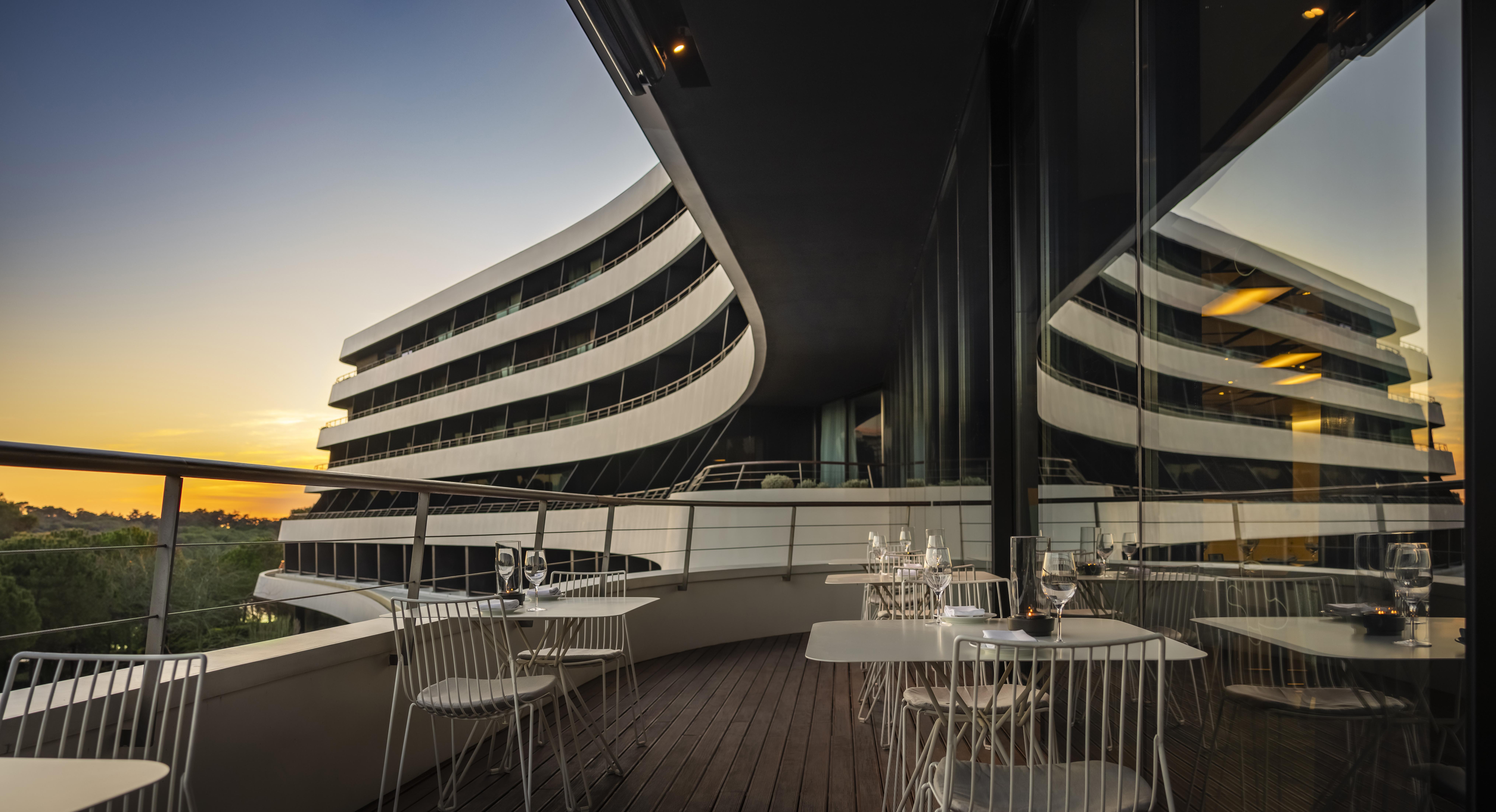 Lone Hotel By Maistra Collection Rovigno Esterno foto The Sky Bar