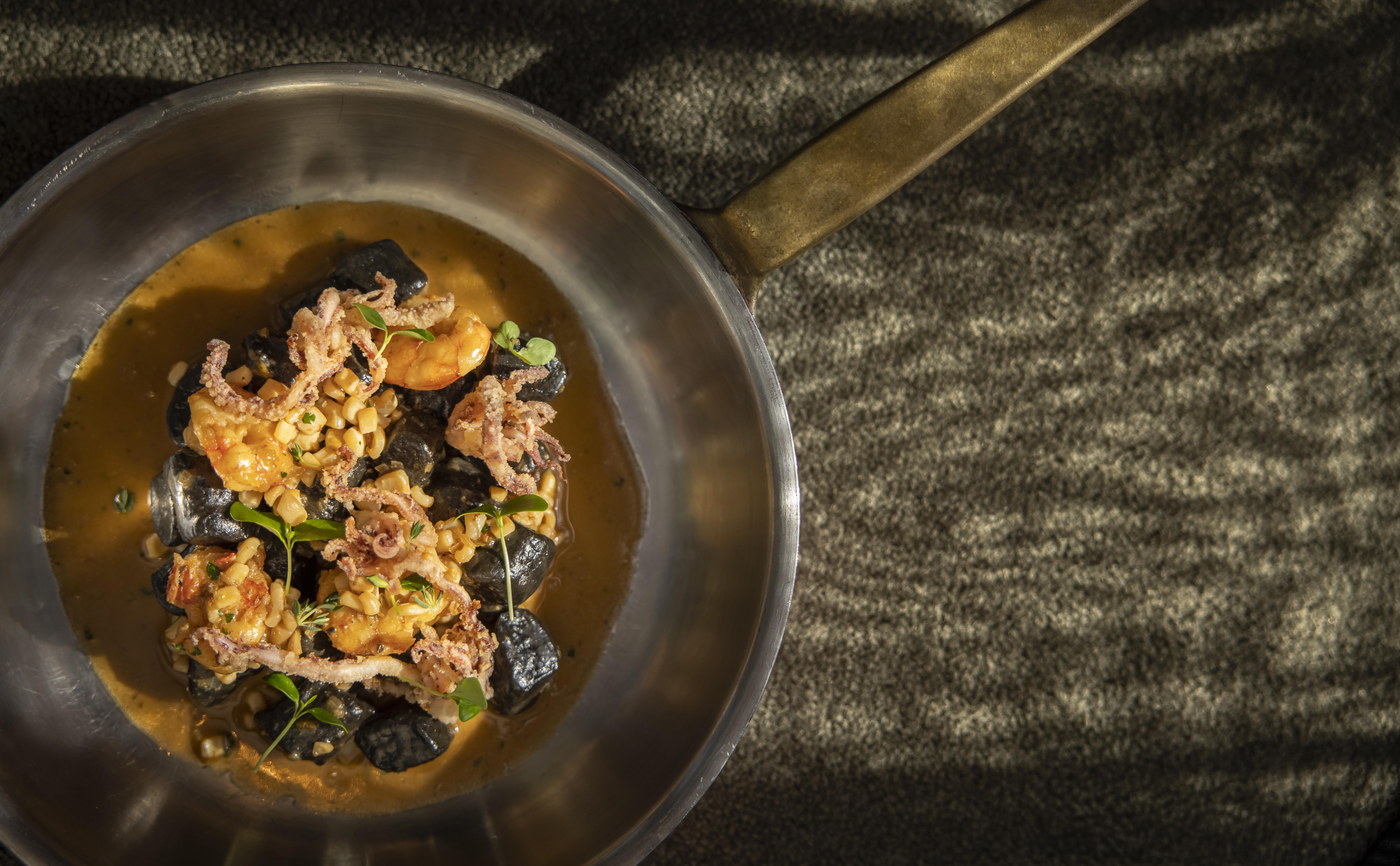 Lone Hotel By Maistra Collection Rovigno Esterno foto A pan of stewed octopus