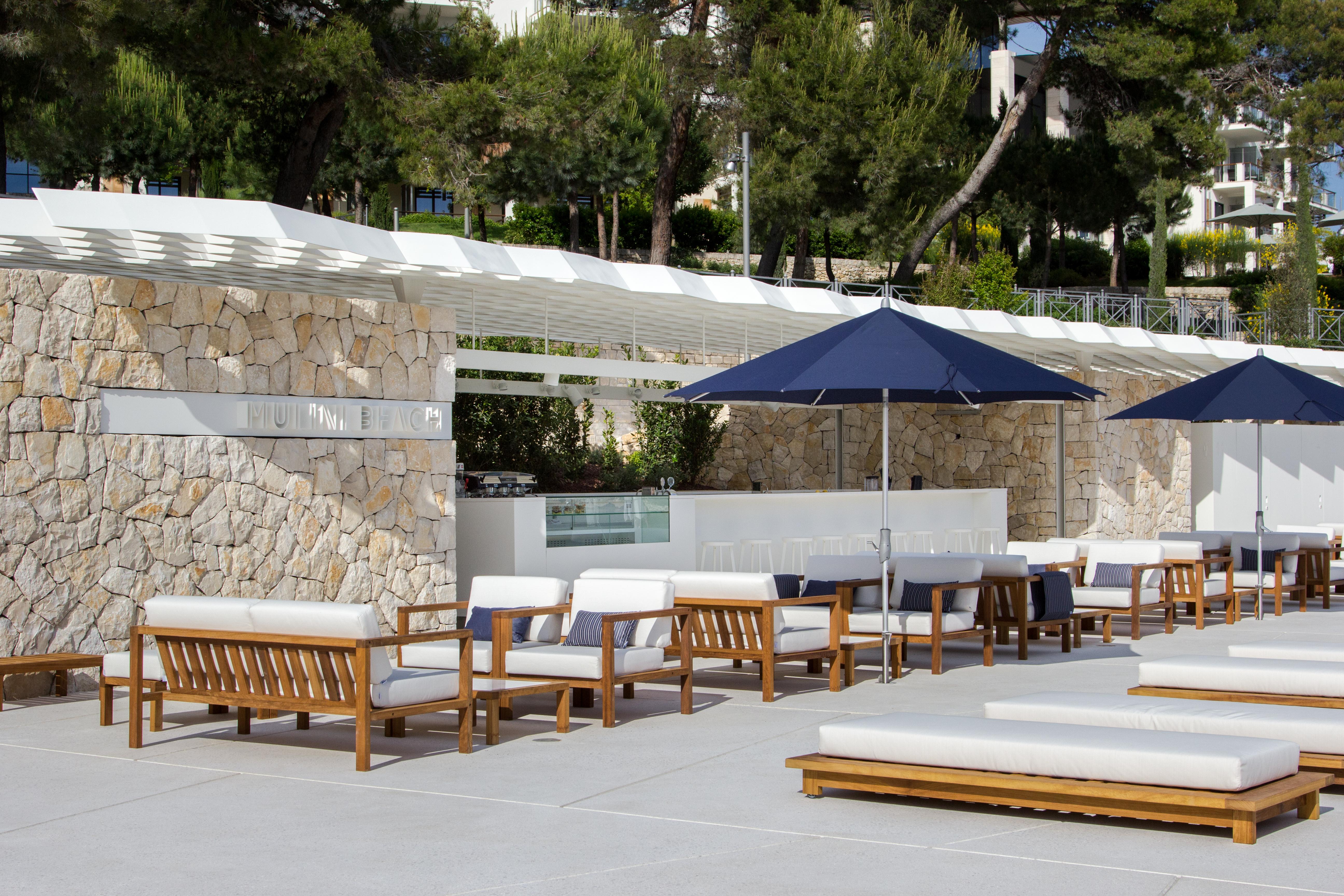 Lone Hotel By Maistra Collection Rovigno Esterno foto The beach club at the Hotel Eden Roc Capiminar
