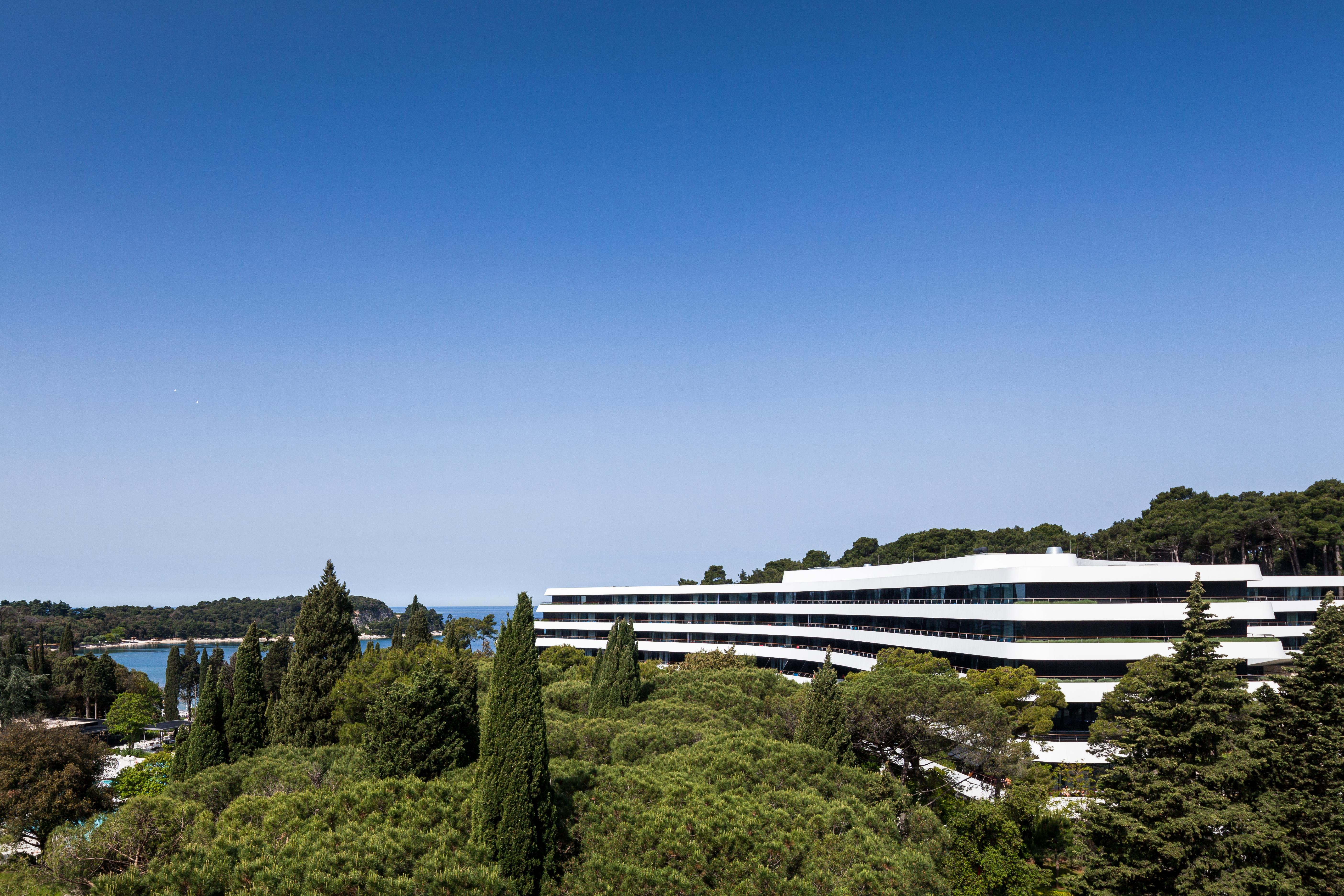 Lone Hotel By Maistra Collection Rovigno Esterno foto The campus of the University of Patras