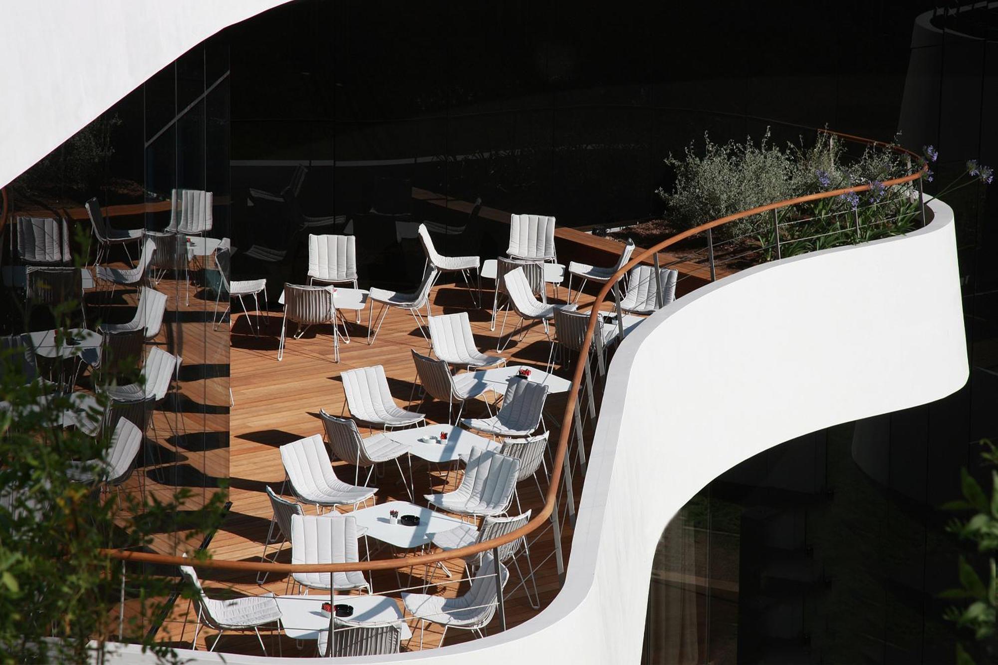Lone Hotel By Maistra Collection Rovigno Ristorante foto The deck of the ship